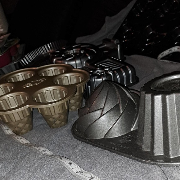 NWT-Birthday Party Baking Fun! Ice Cream Cakelettes-TRACTOR Pan-Bears Goodies - Picture 2 of 8